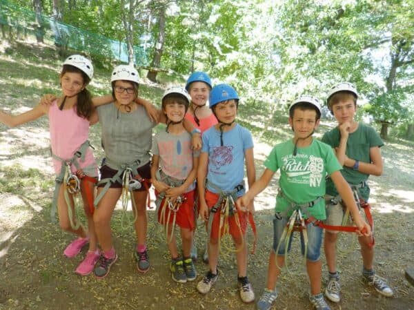 Enfants aux accrobranches